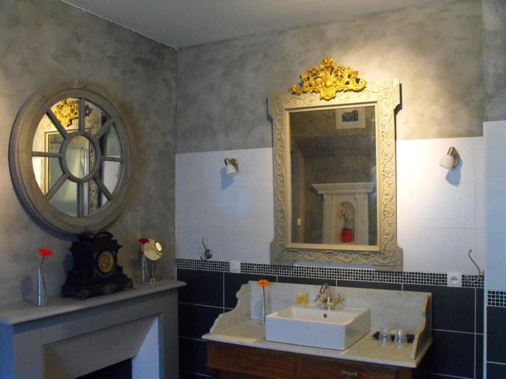 ชาโต เดอ มงโบรล Villa Fleurigne ภายนอก รูปภาพ