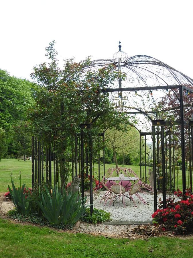 ชาโต เดอ มงโบรล Villa Fleurigne ภายนอก รูปภาพ
