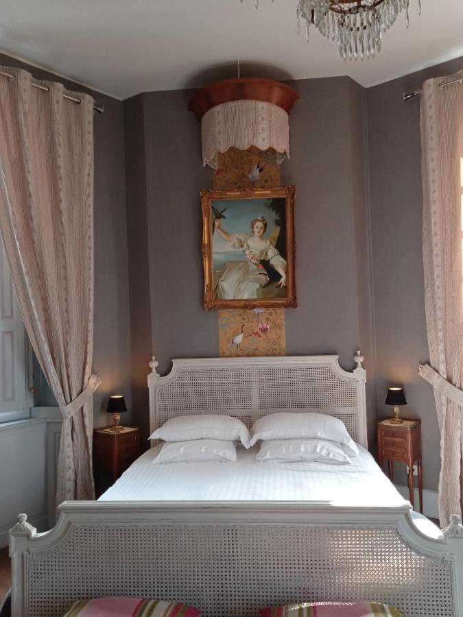 ชาโต เดอ มงโบรล Villa Fleurigne ภายนอก รูปภาพ