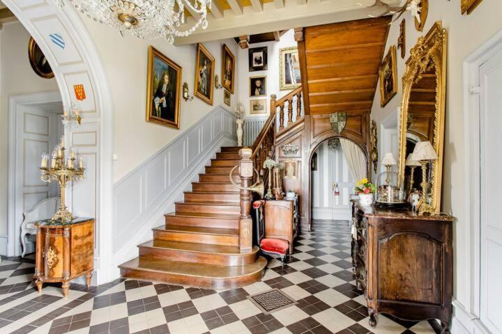 ชาโต เดอ มงโบรล Villa Fleurigne ภายนอก รูปภาพ