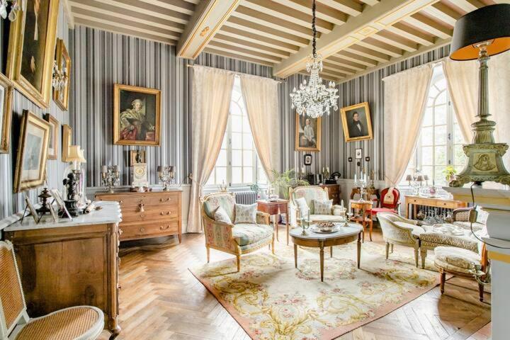 ชาโต เดอ มงโบรล Villa Fleurigne ภายนอก รูปภาพ