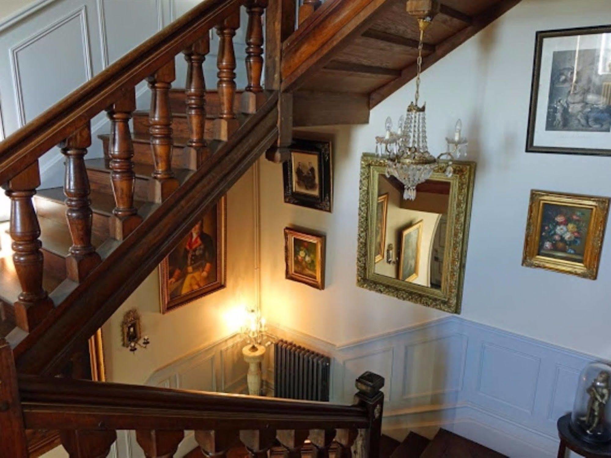 ชาโต เดอ มงโบรล Villa Fleurigne ภายนอก รูปภาพ