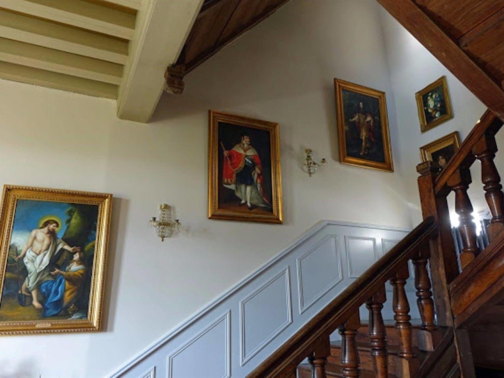ชาโต เดอ มงโบรล Villa Fleurigne ภายนอก รูปภาพ